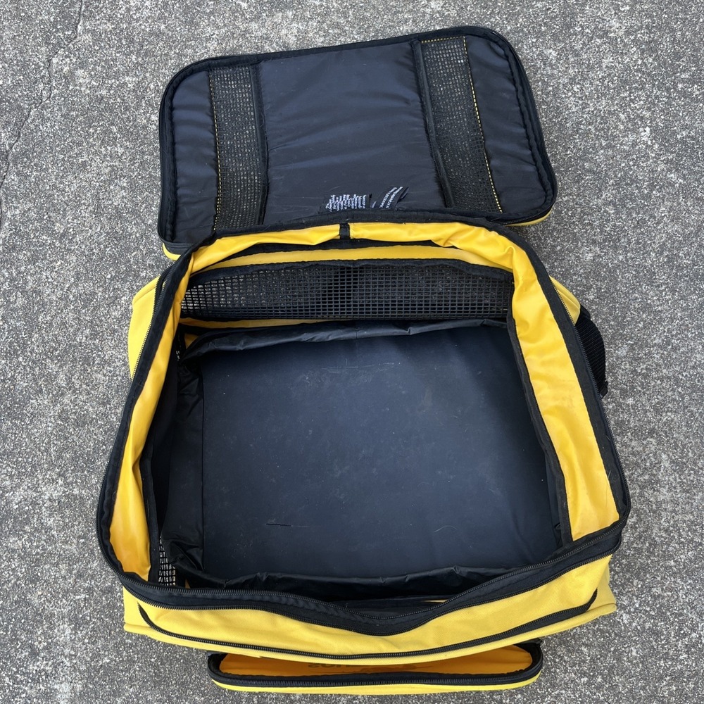 Southwest Airline Approved Pet carrier Large 18 X 13.5 X 10 Vented & Expandable - Picture 2 of 10